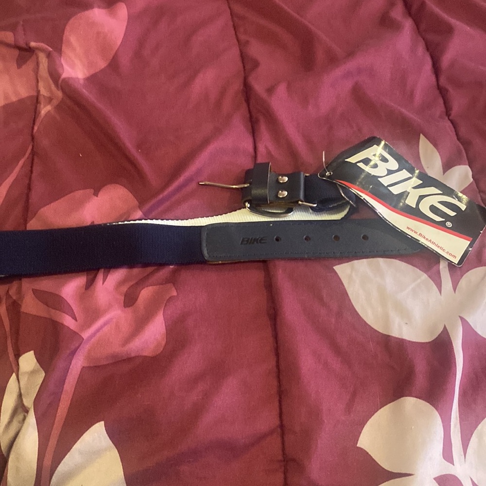 Blue Bike adjustable belt from Bike Athletic. - Picture 2 of 6